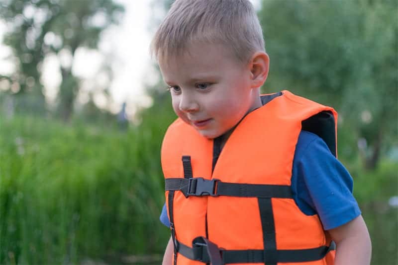 best-life-jackets-for-kids