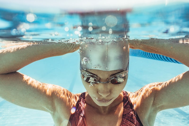 fogging blurs swimmer’s visibility underwater