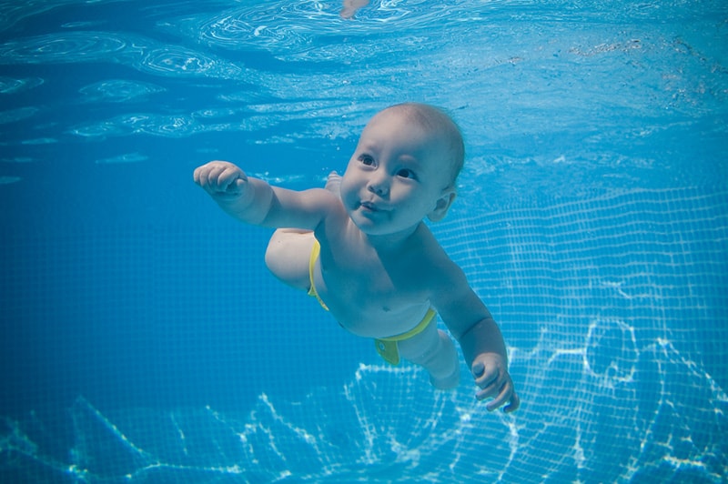 Baby-swimming-may-reduce-drowning