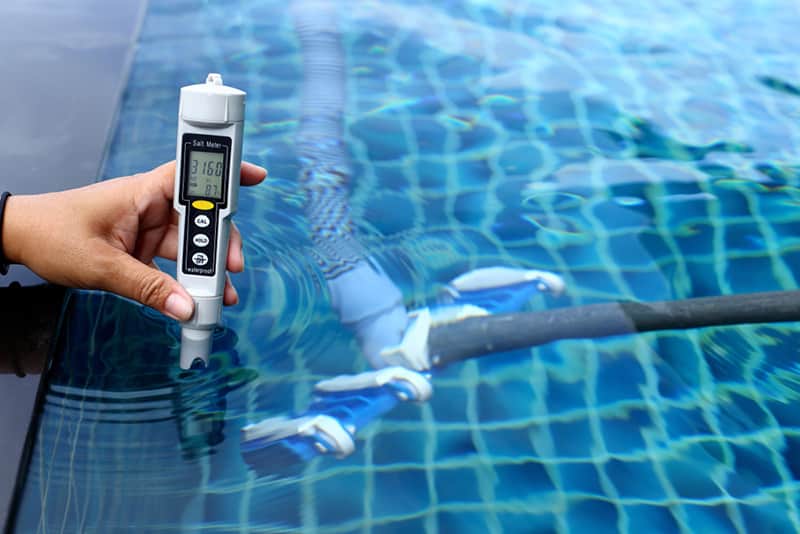 Electric-pool-chlorine-tester